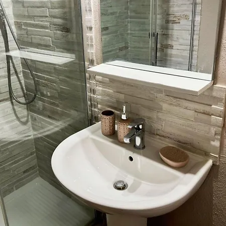 2 Cu 4* Roma