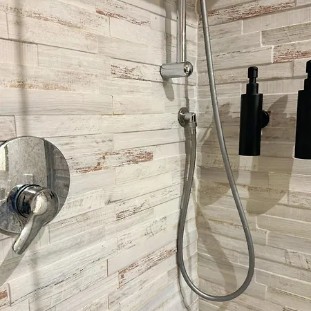 2 Cu ゲストハウス ローマ